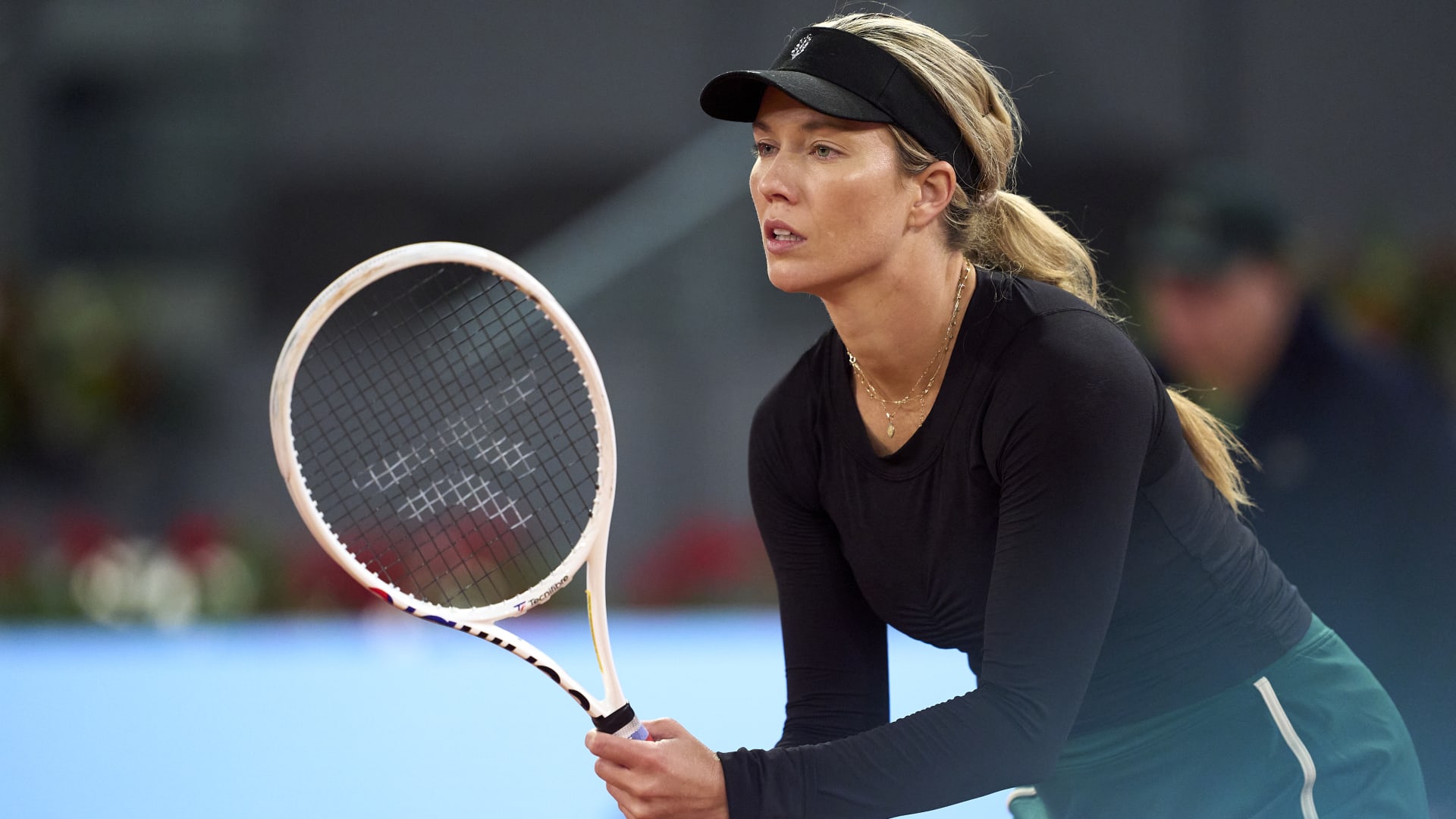 Danielle Collins Tennis Clothes: Stylish & Sustainable Gear for Athletes