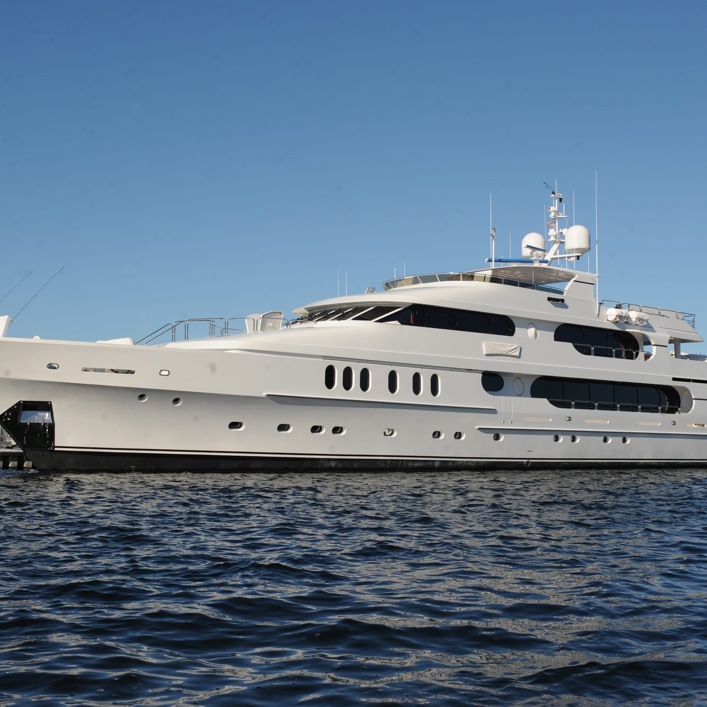 Discover the Luxury of Yacht Privacy: Tiger Woods' 47m Motor Yacht