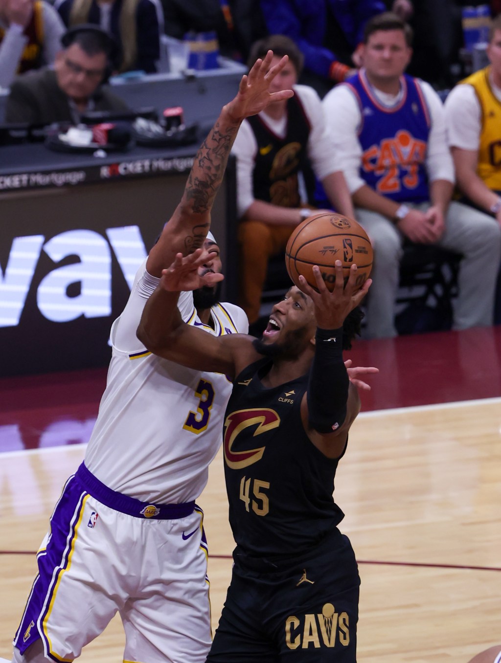 Lakers vs Cavaliers: Can LeBron and AD Beat the Young Cavs?