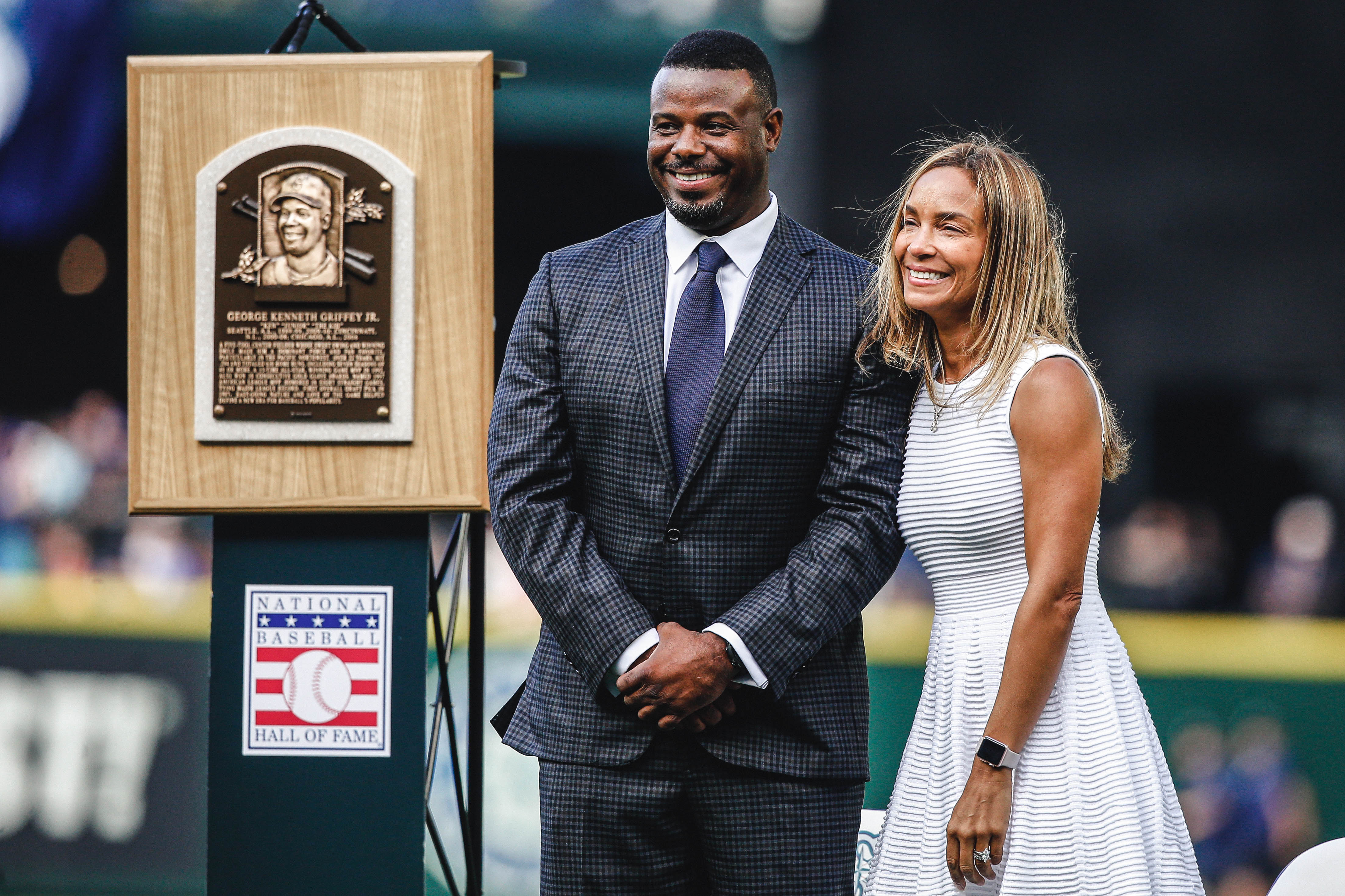 What Ethnicity is Ken Griffey Jr.s Wife? Get the Facts Here