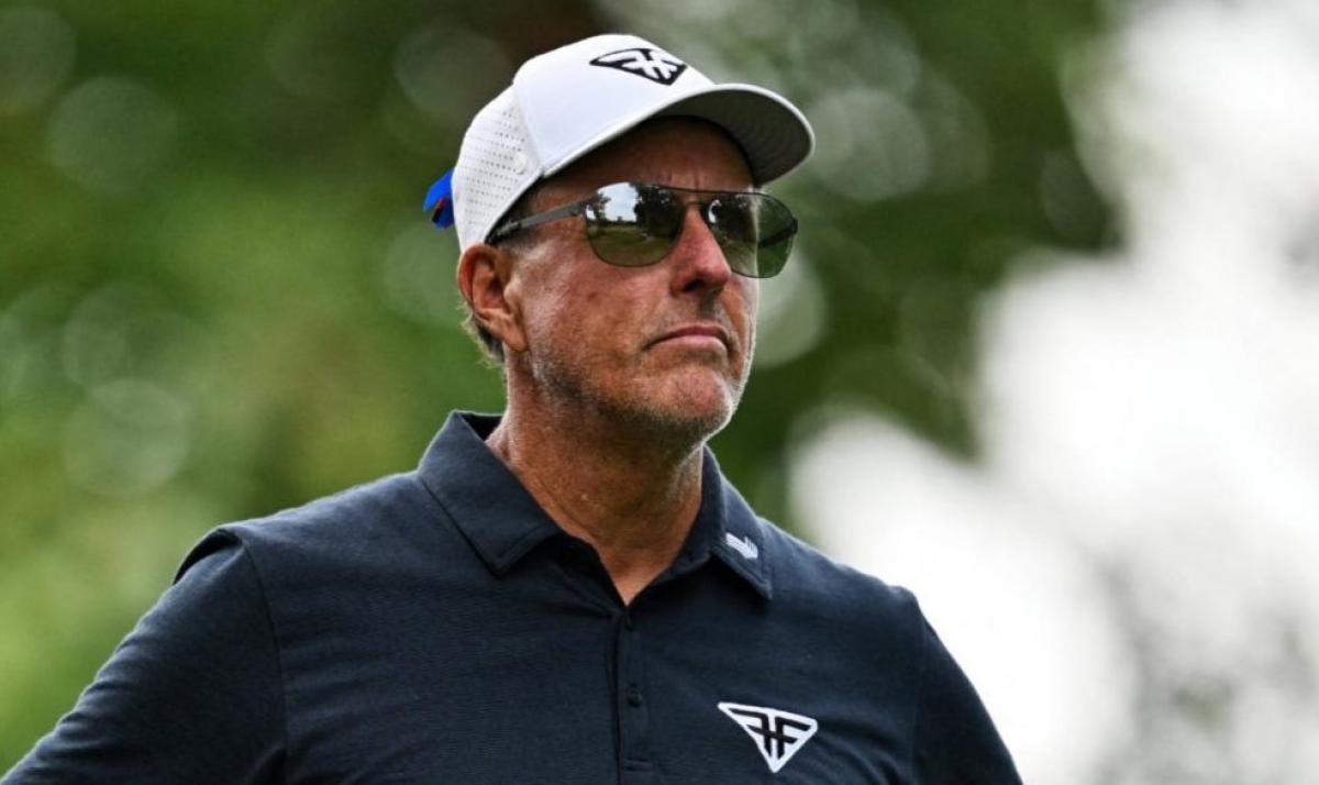 Phil Mickelsons Shocking Departure from Callaway Golf Before 2024 LIV Season