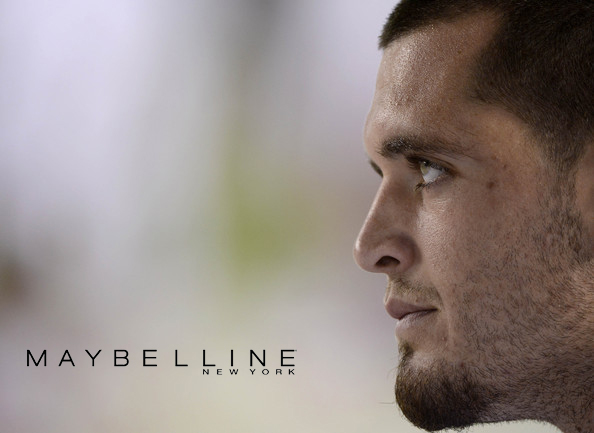 Derek Carr Eyeliner: Why Does the NFL Star Wear It? (the real reason behind the look)