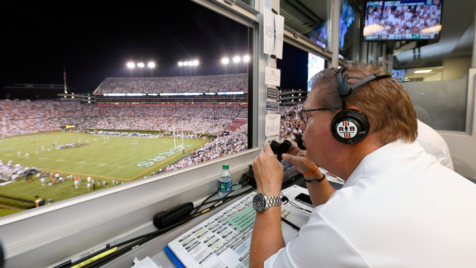 Get the Play-by-Play: Auburn Radio Live Sports Broadcasting