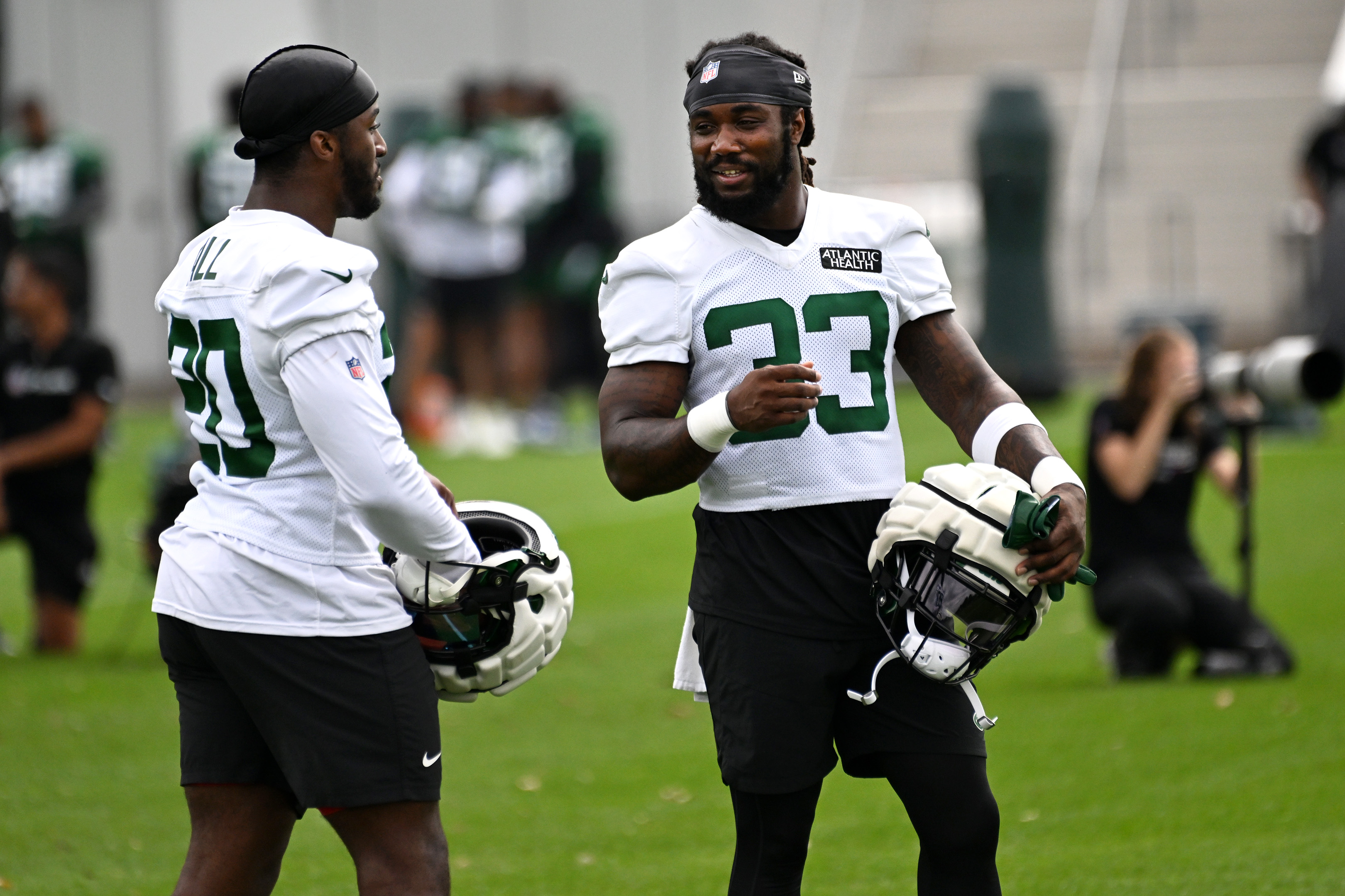 Breece Hall or Dalvin Cook: Who will be the lead back for the New York Jets in 2023?