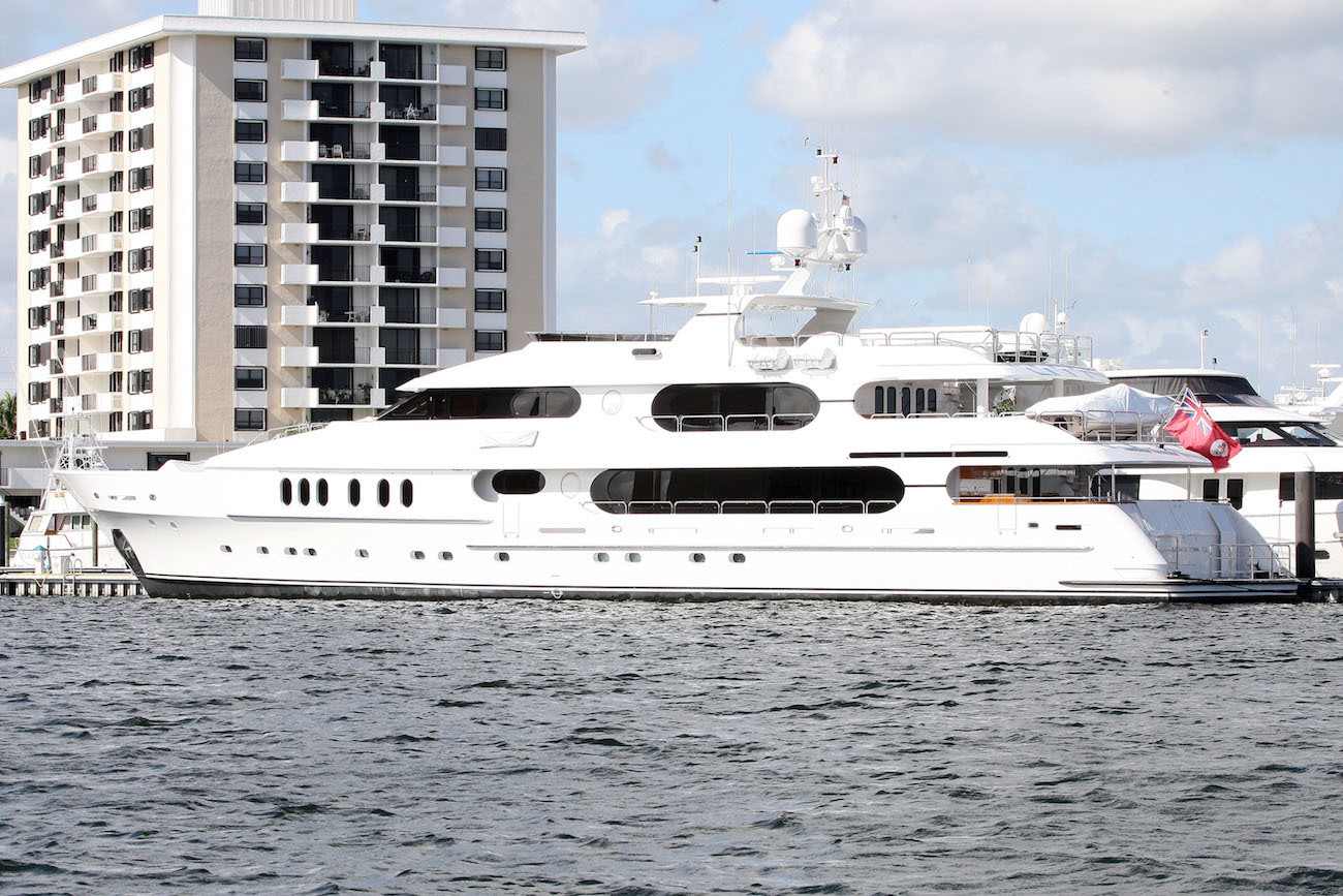 Tiger Woods Yacht Photos: Take a Look Inside His Amazing Luxury Boat