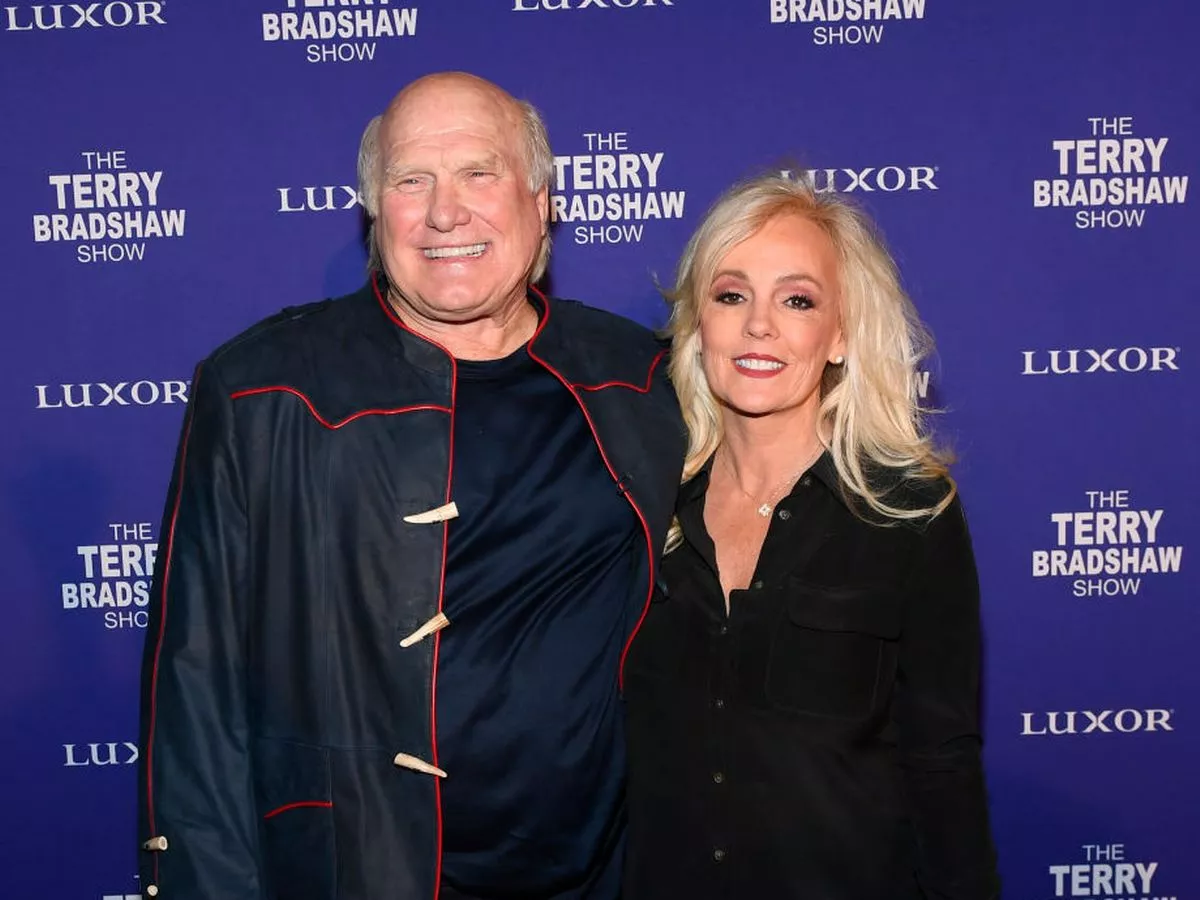 terry bradshaw spouse: All about the loves of the NFL icons life.