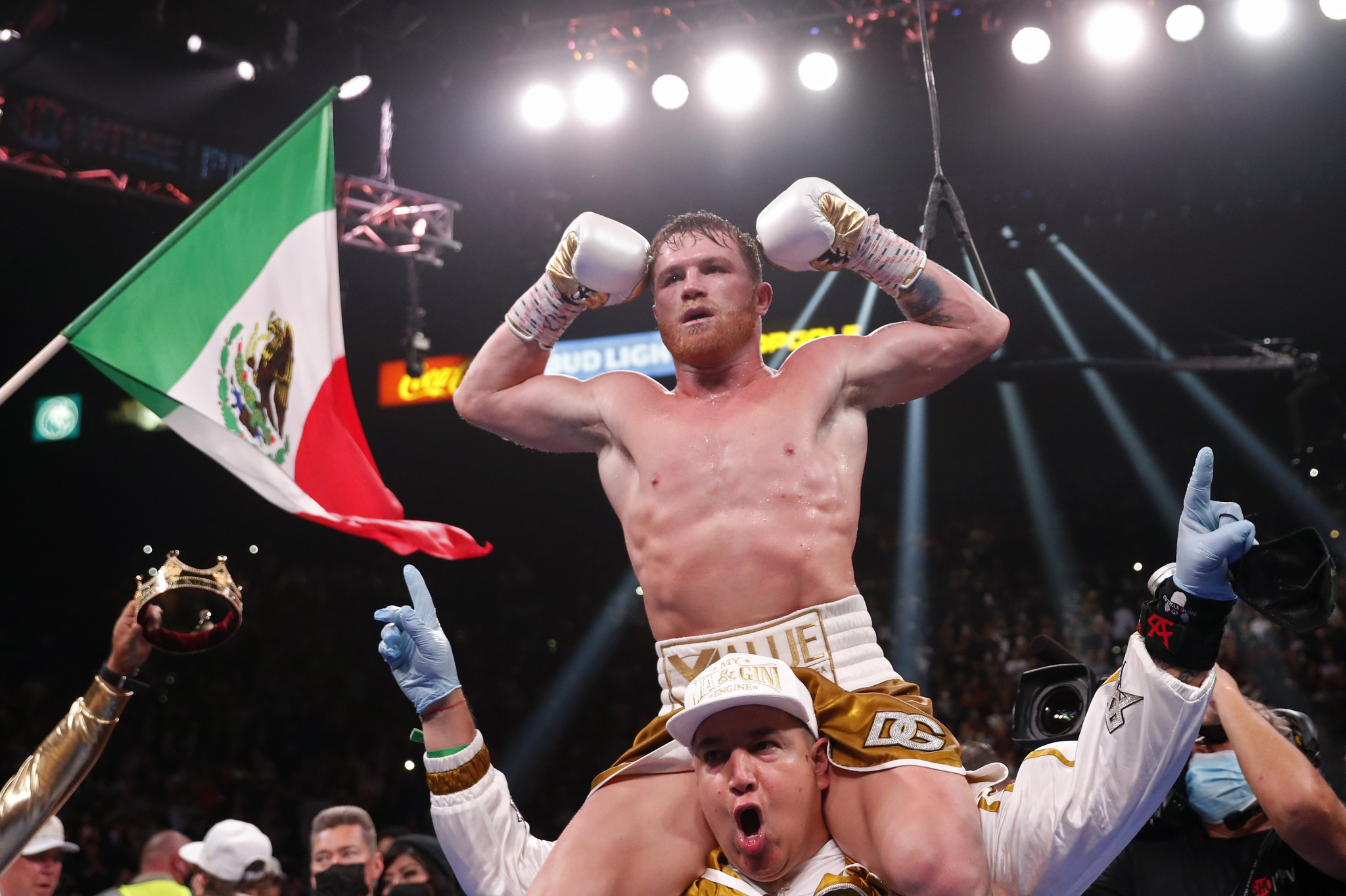 How Much is El Canelo Worth? Discover His Net Worth, Earnings, and Big Money!