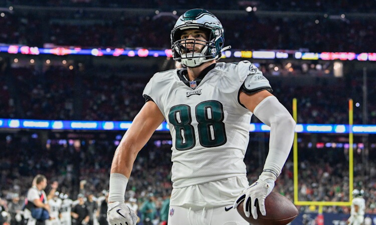 Goedert or Hunter Henry: Who to Draft in Your Fantasy League? (Tight End Rankings)