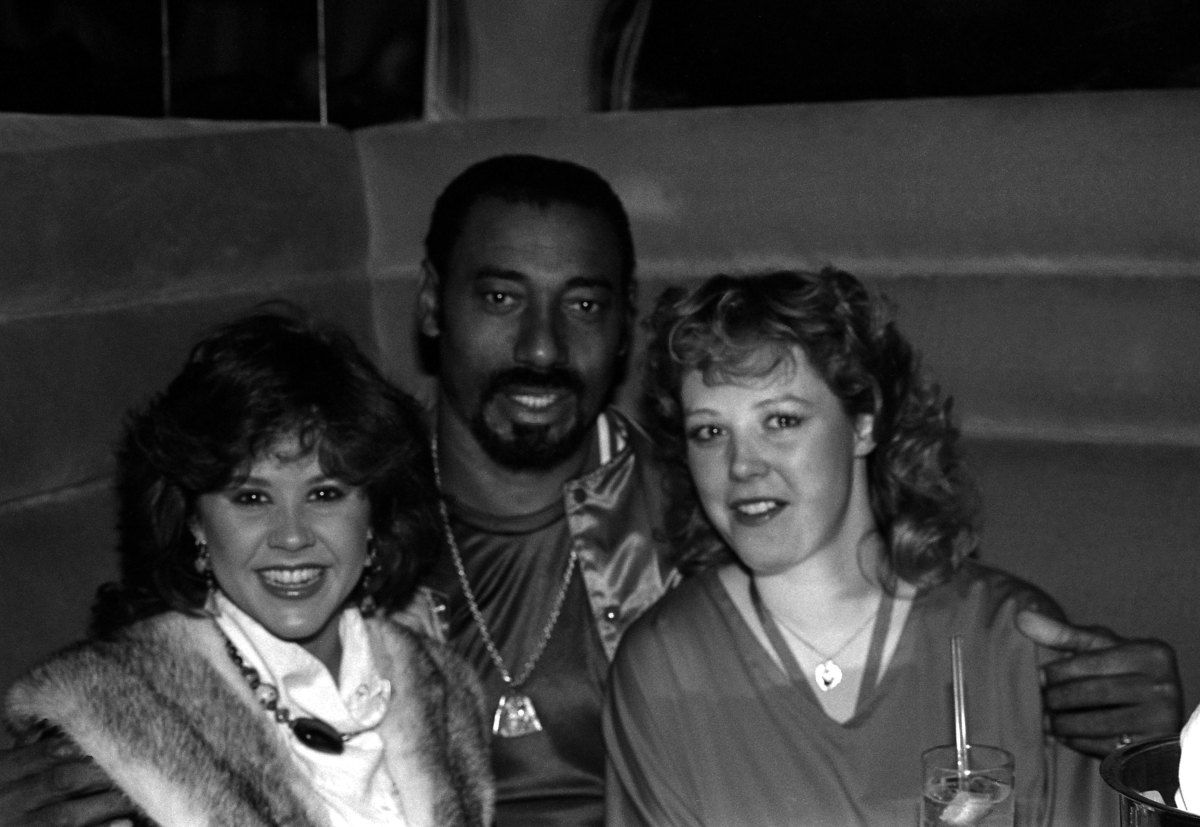 Wilt Chamberlain Relationships: Unveiling the Women Behind the Basketball Star, Discover Now!