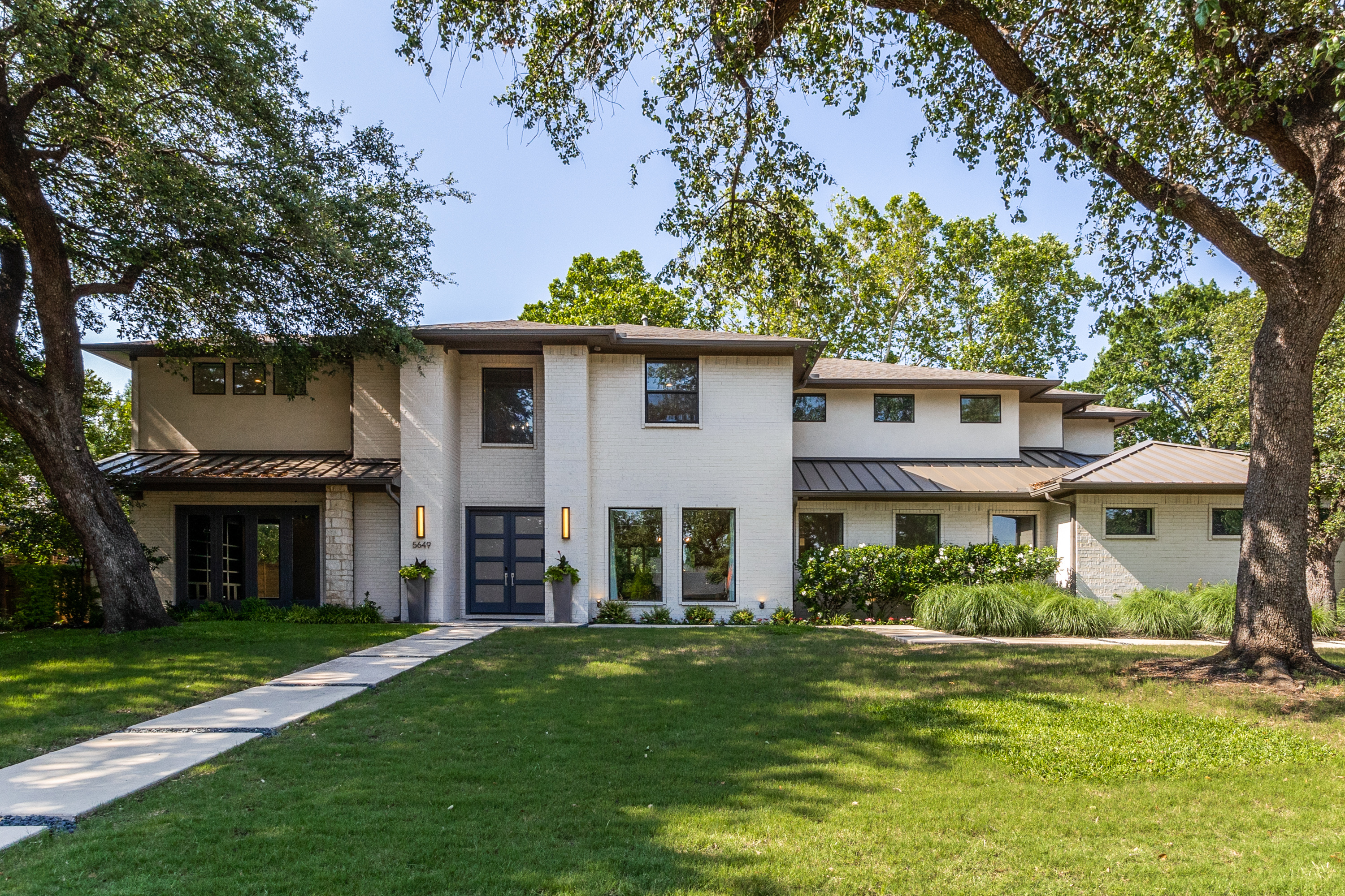 Bryson DeChambeau New House Tour | See Inside His Amazing Dallas Home