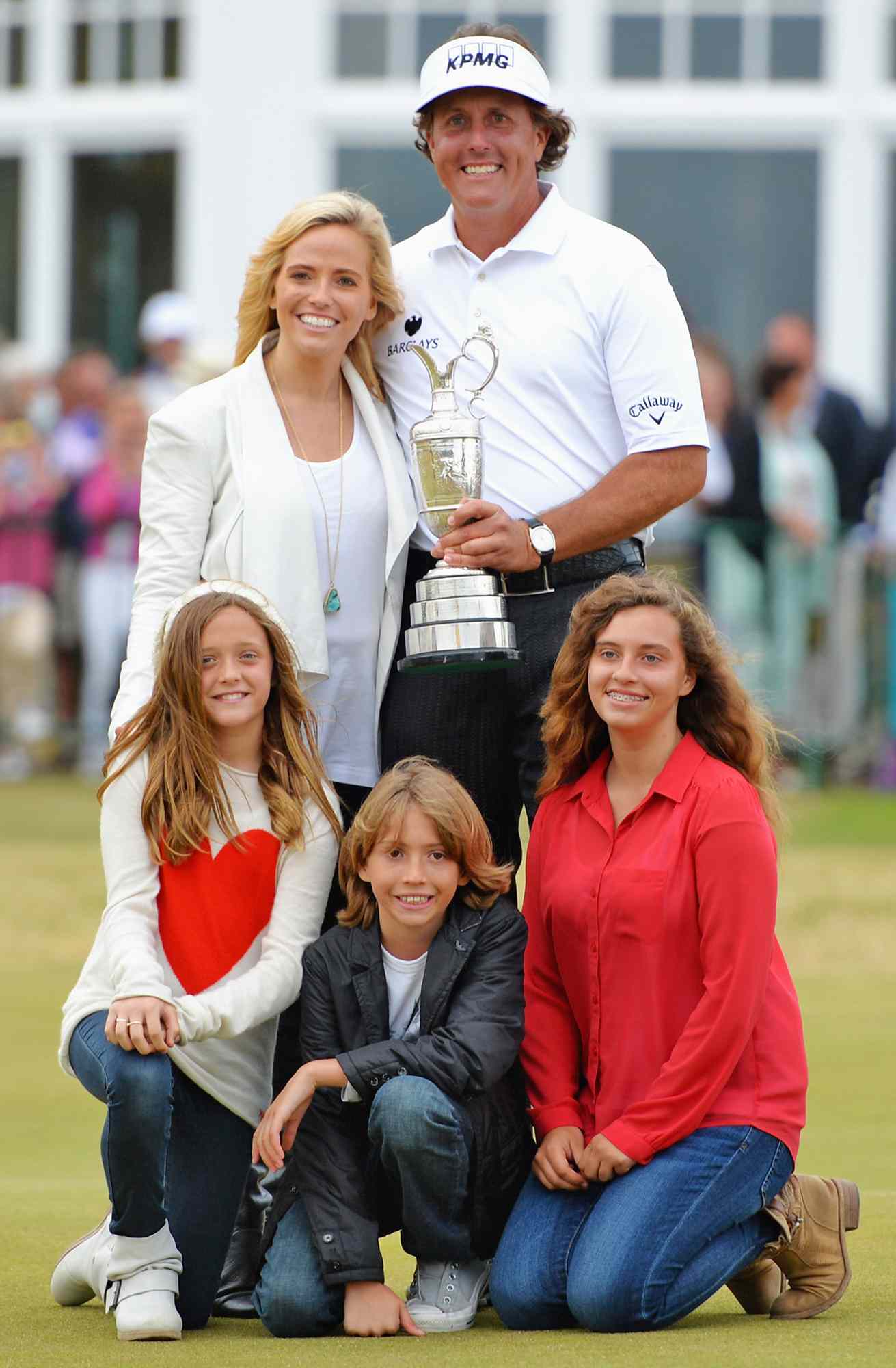 Is Phil Mickelson Still Married or Did He Divorce? Check Out His Marriage Situation.