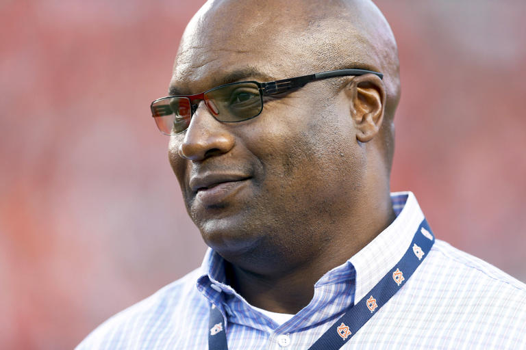 Bo Jackson Net Worth: Discover the sports icon Financial status.