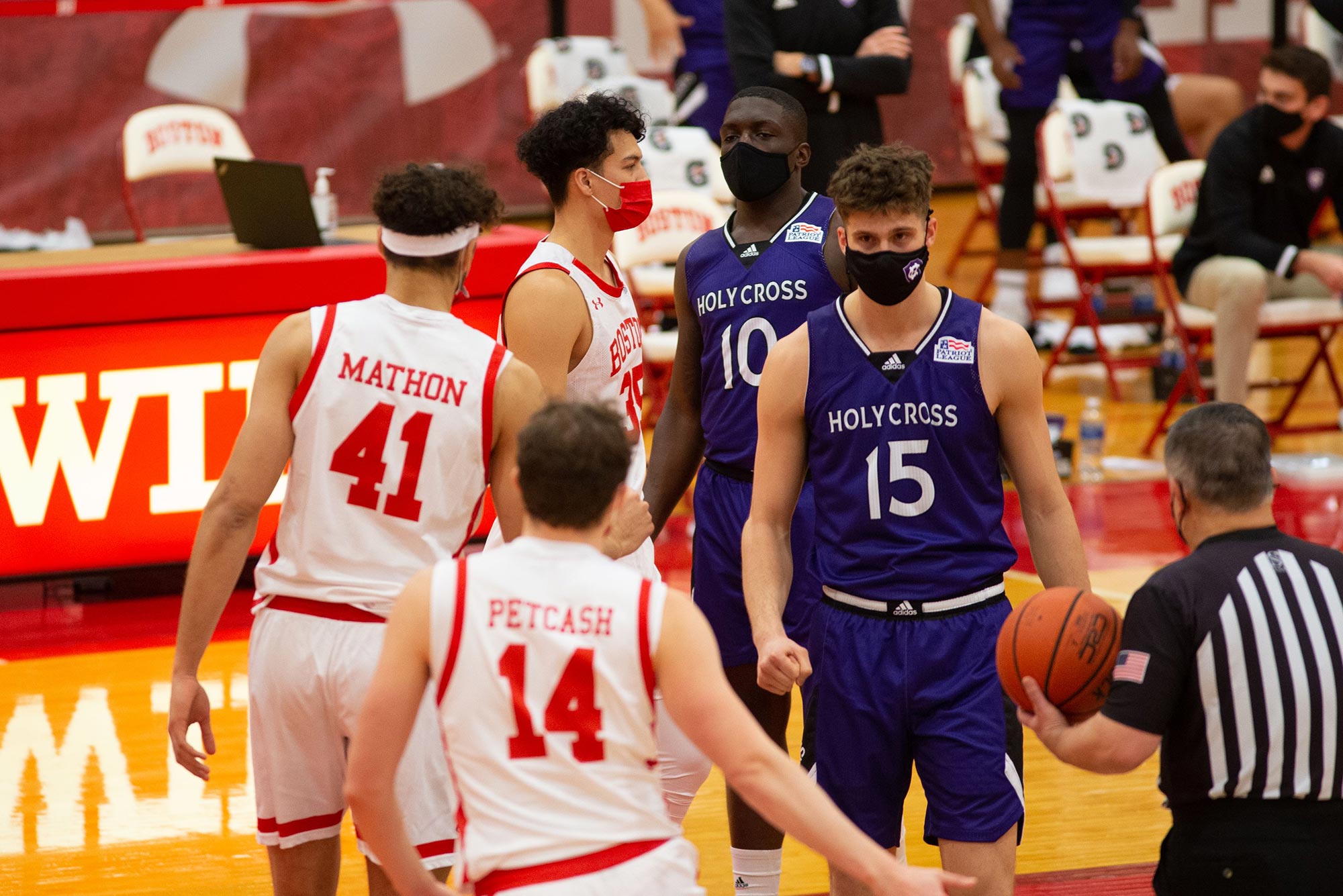 Why Do Basketball Players Wear Masks? Learn the Surprising Benefits During Games!