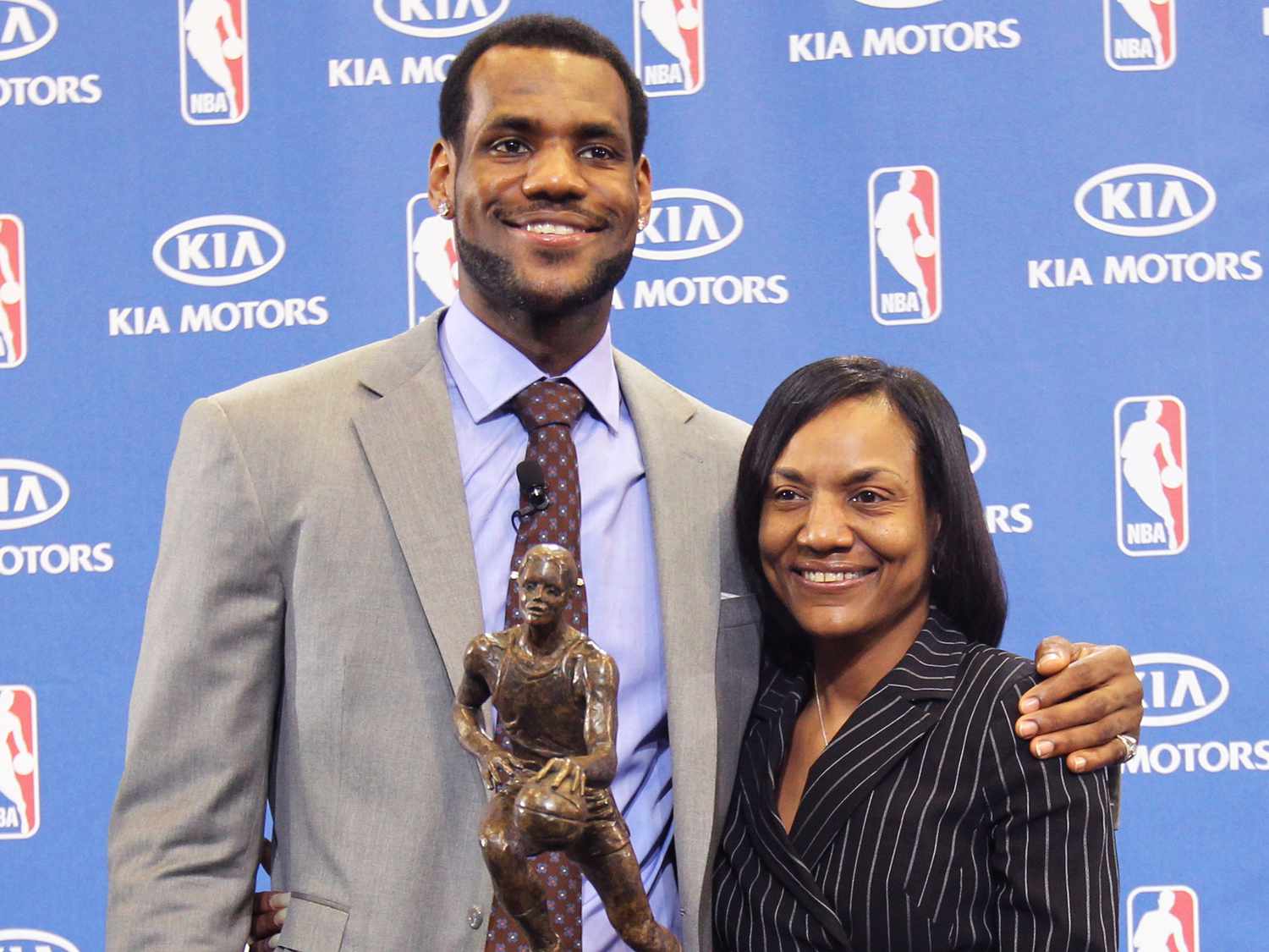 The Life of Gloria Marie James: check some details about LeBron James Mom.